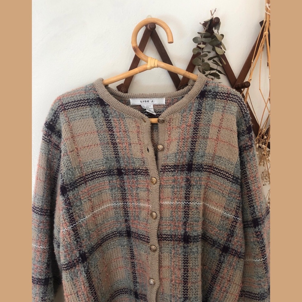 ❀VTG Beautiful Plaid Cardigan Sweater L - Picture 5 of 6